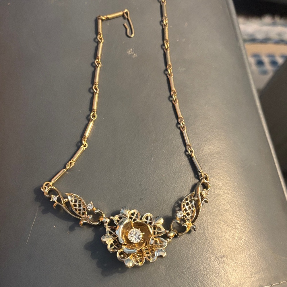 Vintage Coro Gold Filagree Necklace w/set